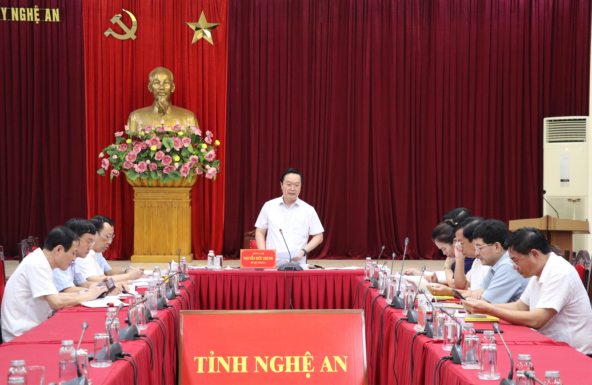 Anh-tin-bai